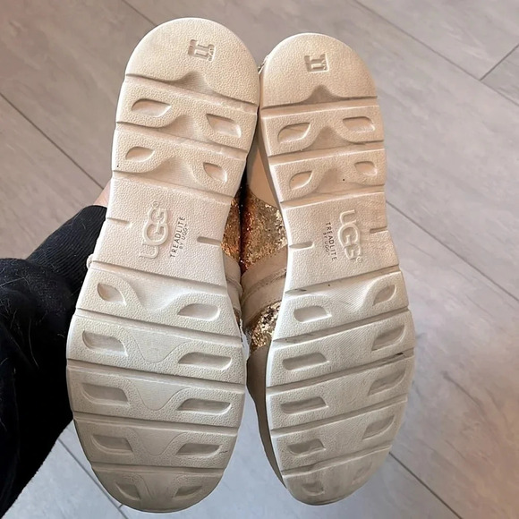 ⭐️ HOST PICK UGG Jaida Suede Leather Cream Gold Glitter Sneakers, Size 8 - Picture 4 of 10